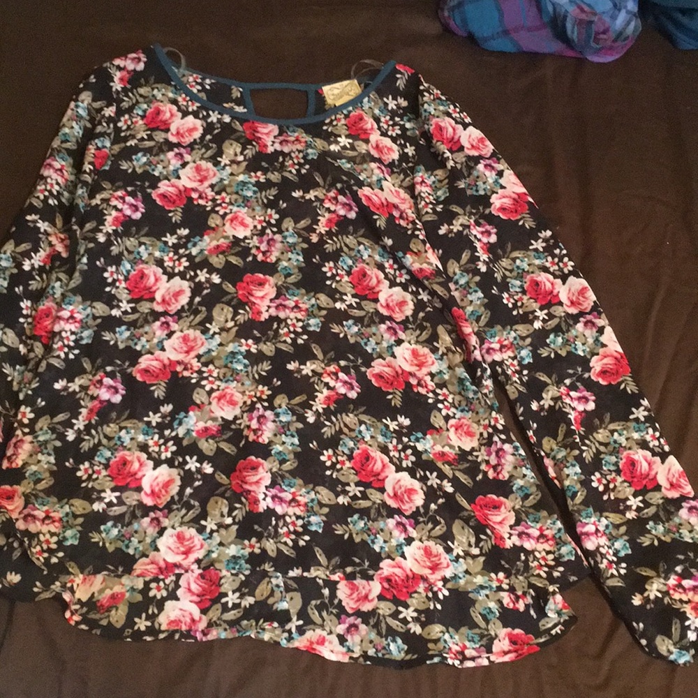 New with tags floral blouse